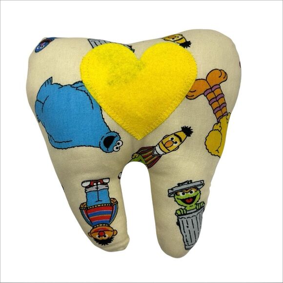 Tooth Fairy Pillow Hand Crafted - Sesame Street Big Bird - Picture 2 of 2